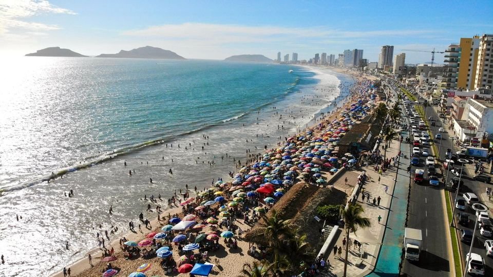 Registran playas de Mazatlán 83,680 asistentes durante el viernes santo Registran playas de Mazatlán 83,680 asistentes durante el viernes santo