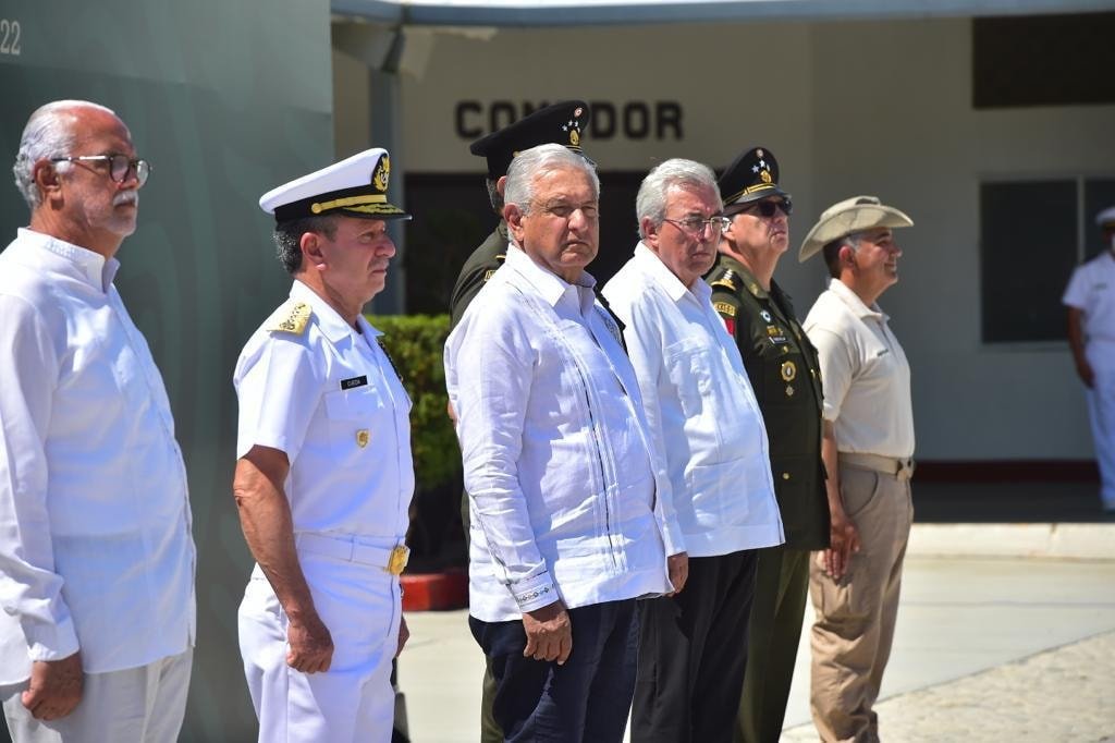 *Rocha acompaña al presidente López Obrador a Islas Marías*