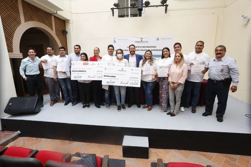 Gobierno de Mazatlán y Sedectur apoyan a pequeños empresarios a través del progr