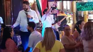 Pachangón mañanero del Día de las Madres en Los Zarapes, restaurant en Mazatlá