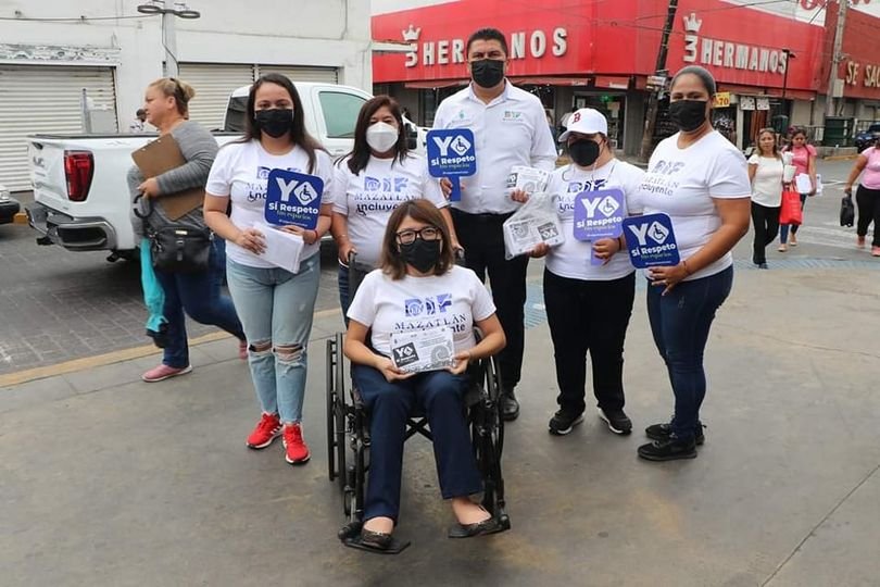 Realiza personal de DIF Mazatlán un nuevo volanteo de la campaña #YoSiRespetoTus Realiza personal de DIF Mazatlán un nuevo volanteo de la campaña #YoSiRespetoTus