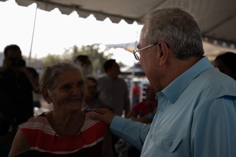 Rocha acude al Festival por el Día de las Madres organizado por DIF Estatal Rocha acude al Festival por el Día de las Madres organizado por DIF Estatal