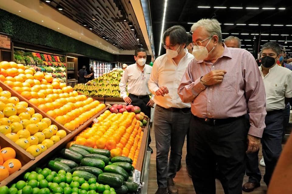 *Rocha agradece confianza de empresarios por invertir en Sinaloa*