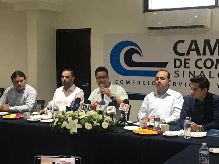 Comerciantes estiman mas 3 mil 500 mdp en derrama para el verano