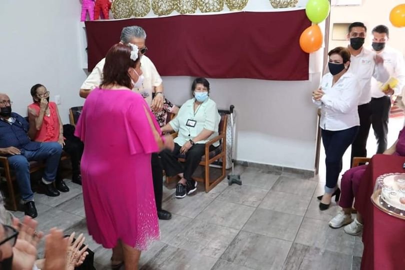 Festeja DIF Mazatlán el Día del Padre a los abuelos de ‘Casa Diurna’