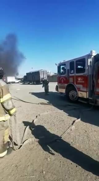 INCENDIO EN LA YARDA DE EL VENADILLO, EN MAZATLÁN, SINALOA.