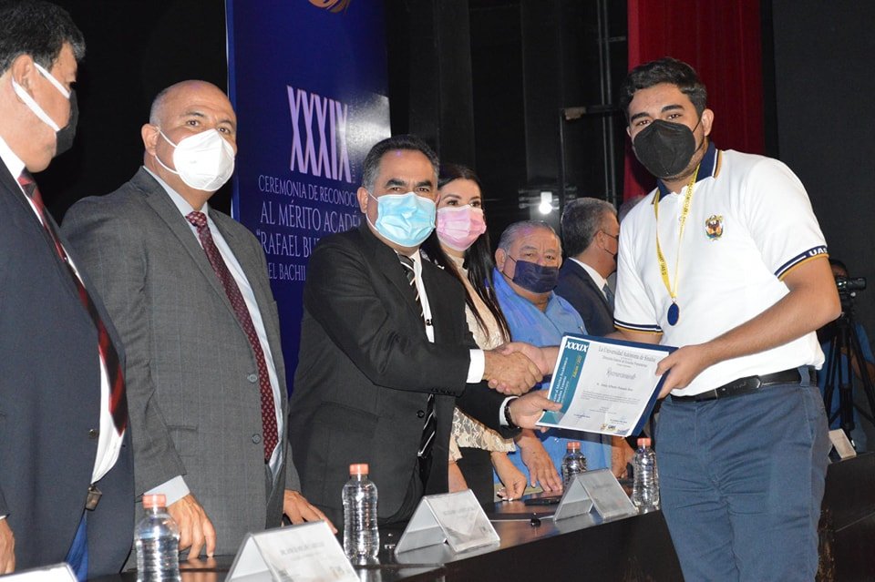 La UAS premia la excelencia de 143 estudiantes de bachillerato La UAS premia la excelencia de 143 estudiantes de bachillerato