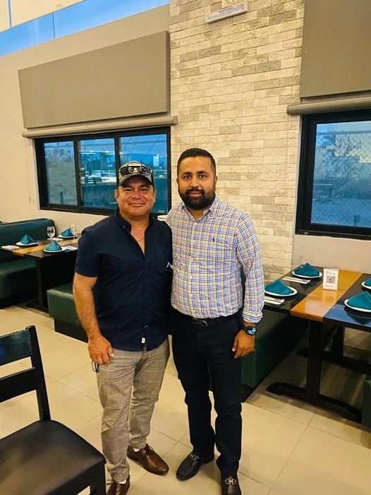 Recolectan Amigos Motociclistas BMW, A. C. 1 mil mochilas con útiles escolares