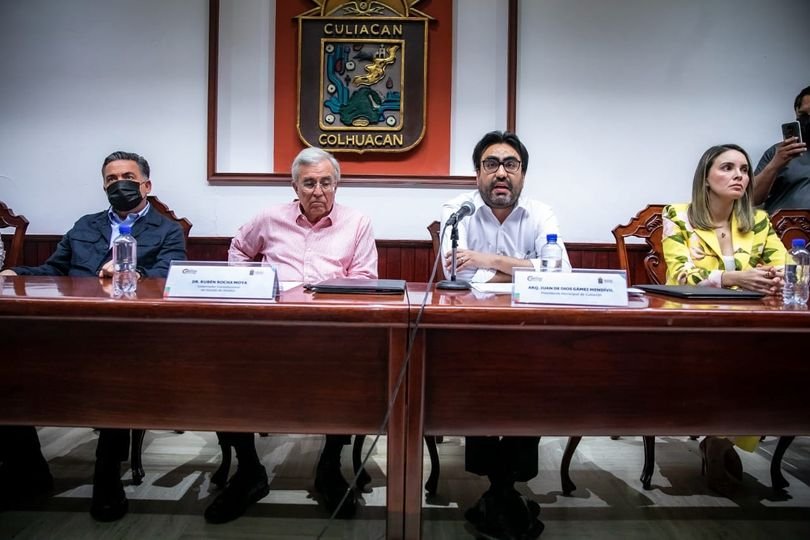 Rocha entrega recursos al Ayuntamiento para pago a viudas de policías