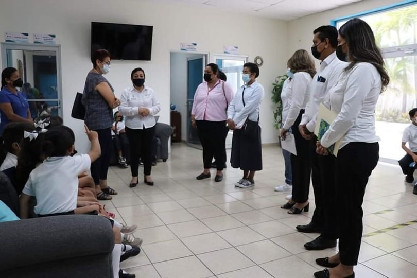 Velando siempre por los más desprotegidos, el Sistema DIF Mazatlán, entregó be