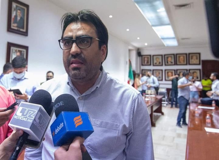 Alcalde anuncia incremento salarial del 4% para policías municipales activos y j