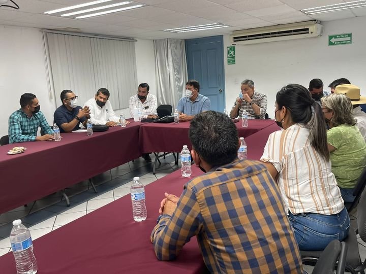 Habitantes de La Noria se quejan de la falta de agua
