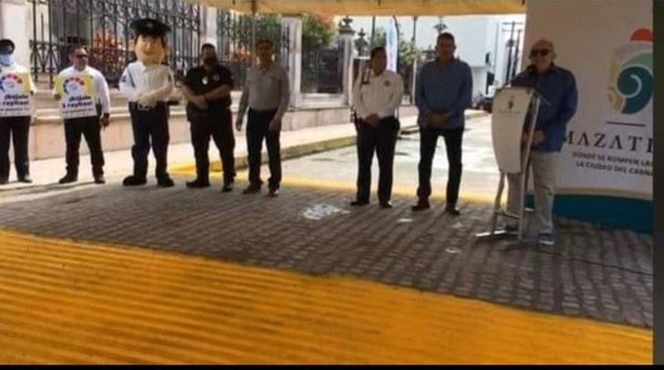 Hoy el alcalde Luis Guillermo Benítez inauguró un tope.