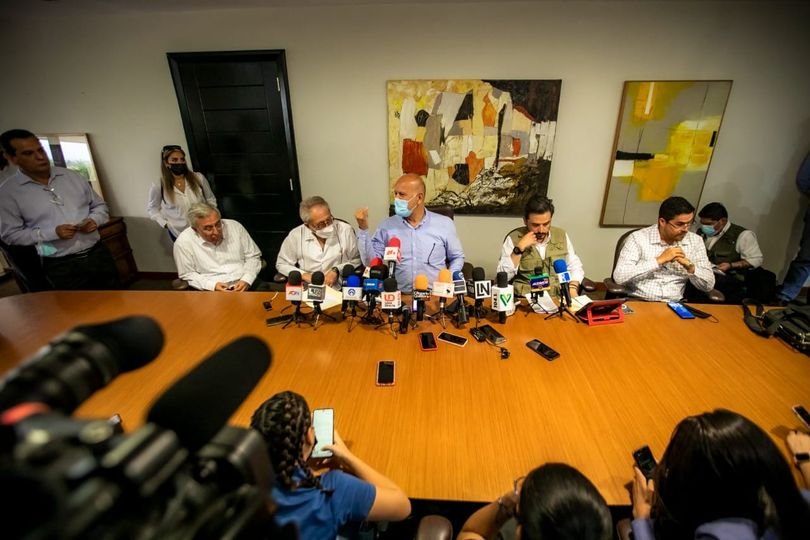 Rocha firma convenio con IMSS-Bienestar para garantizar el servicio universal de