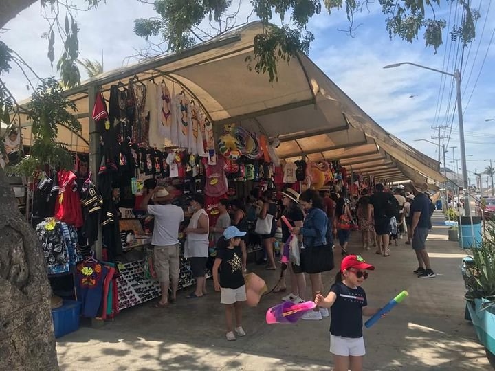Sin repuntar las ventas en los puestos ubicados frente al Acuario Mazatlán