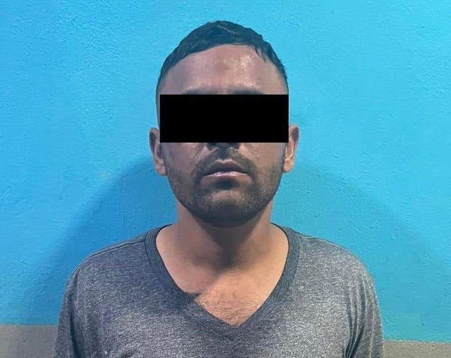 Detiene Policía Municipal a sujeto acusado de robo a una farmacia en la colonia