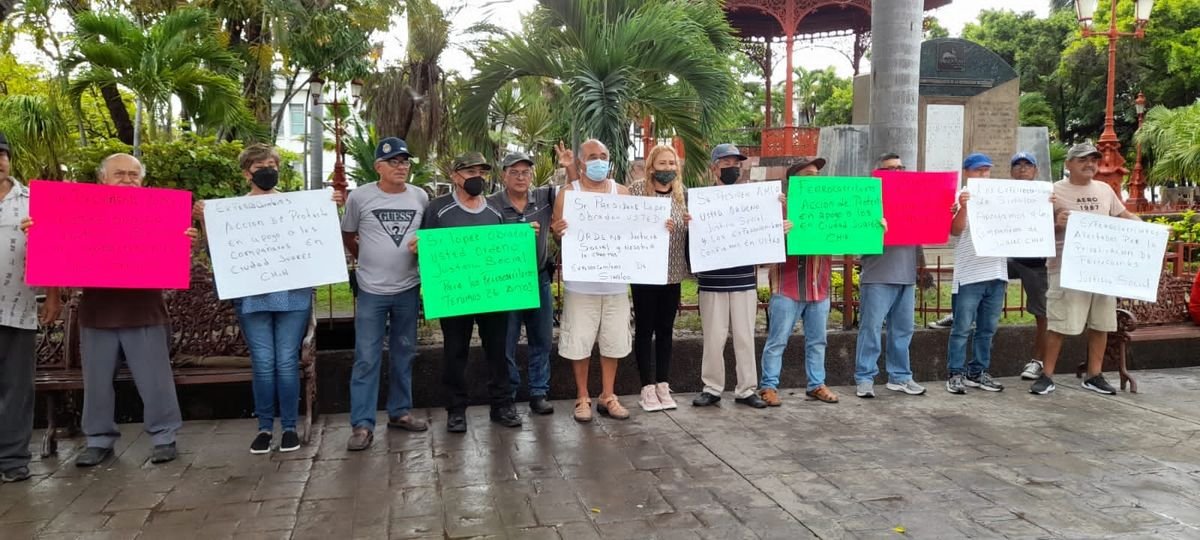 Ex ferrocarrileros en Mazatlán se suman a manifestación simultánea en el país