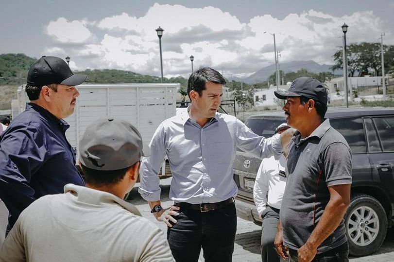 *Lleva Secretario de Economía Javier Gaxiola el Programa Equipa Sinaloa al puebl