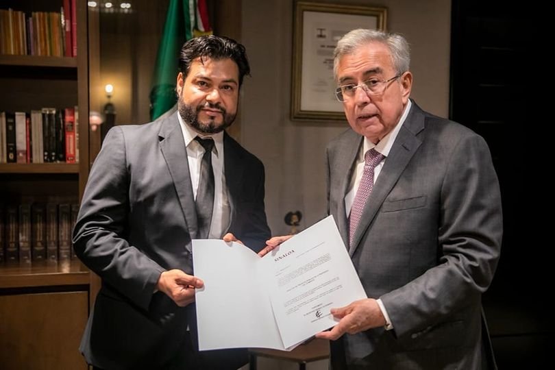 El gobernador Rubén Rocha Moya tomó protesta a Aurelio Roy Navarrete Cuevas, com