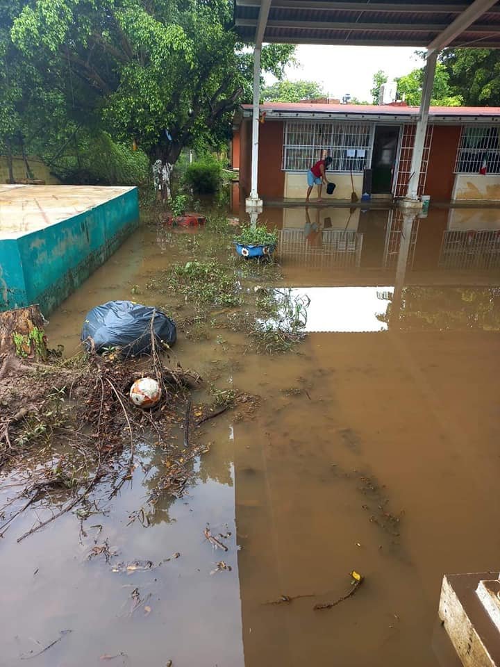 En estas condiciones  niños asisten al kínder Héroe de Nacozari, en la colonia J