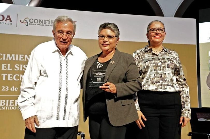 Entrega Rocha Moya reconocimientos a instituciones del Sistema Sinaloense de Inv