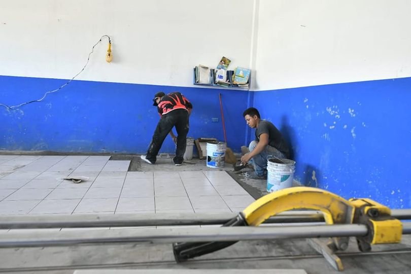 Rehabilitan servicios básicos en las escuelas de Sinaloa