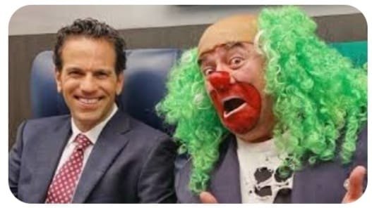 ¿Y DÓNDE ANDA ESTE PAR? YA TIENEN RATO QUE NO APARECEN. ANDAN MUY ESPICHADITOS.