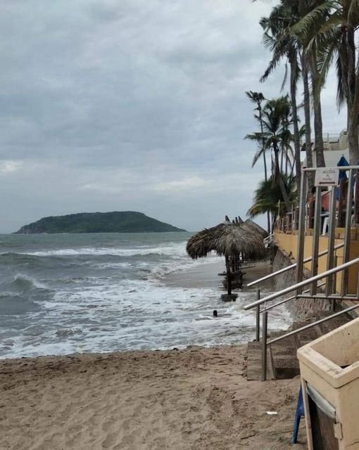 ALERTAN SOBRE PRESENCIA DE QUEMADORES Y OLEAJE ALTO EN LAS PLAYAS!!