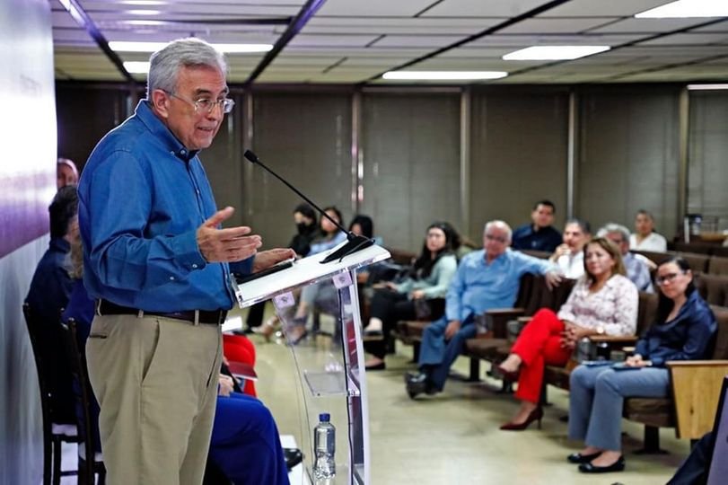 Anuncia Rocha mejoras salariales y prestaciones para el magisterio sinaloense