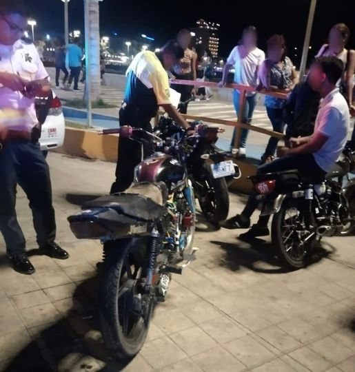 Continúa el operativo de revisión a motociclistas, aún hay resistencia a utiliza Continúa el operativo de revisión a motociclistas, aún hay resistencia a utiliza