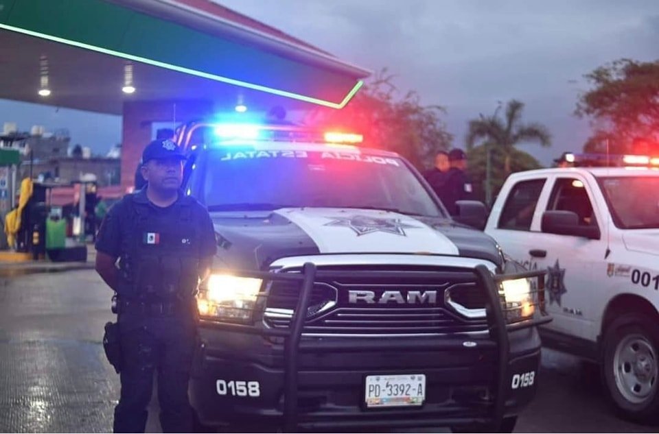 DESTROZOS E INUNDACIONES EN NAYARIT PROVOCA EL HURACÁN «ROSLYN»;  VIENTOS DE 195