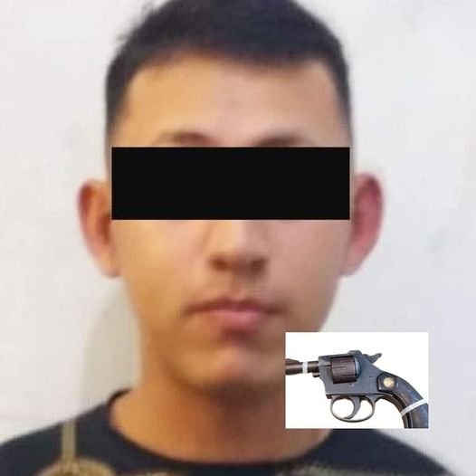 DETENIDO EN POSESIÓN DE ARMA DE FUEGO, LUEGO DE QUE SU AUTO FALLARA Y QUEDARA A DETENIDO EN POSESIÓN DE ARMA DE FUEGO, LUEGO DE QUE SU AUTO FALLARA Y QUEDARA A