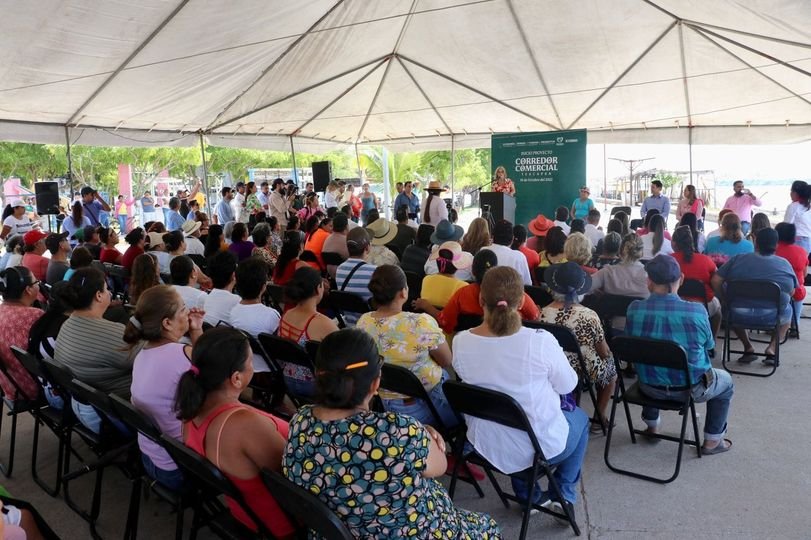 *Dan el primer brochazo de Coloreando Sinaloa en Teacapán* *Dan el primer brochazo de Coloreando Sinaloa en Teacapán*