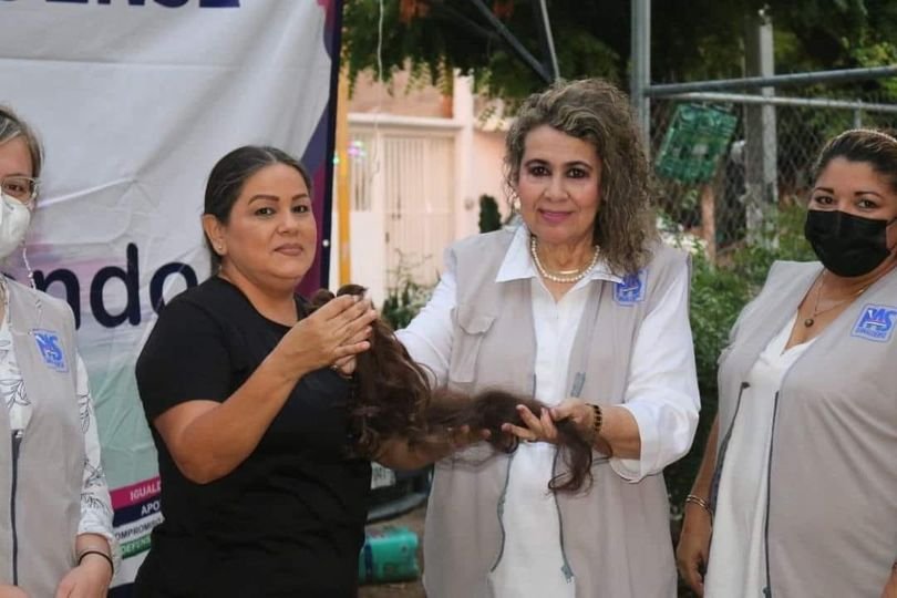 HACEN EQUIPO CON EL PAS PARA DONAR PELUCAS ONCOLOGICAS HACEN EQUIPO CON EL PAS PARA DONAR PELUCAS ONCOLOGICAS