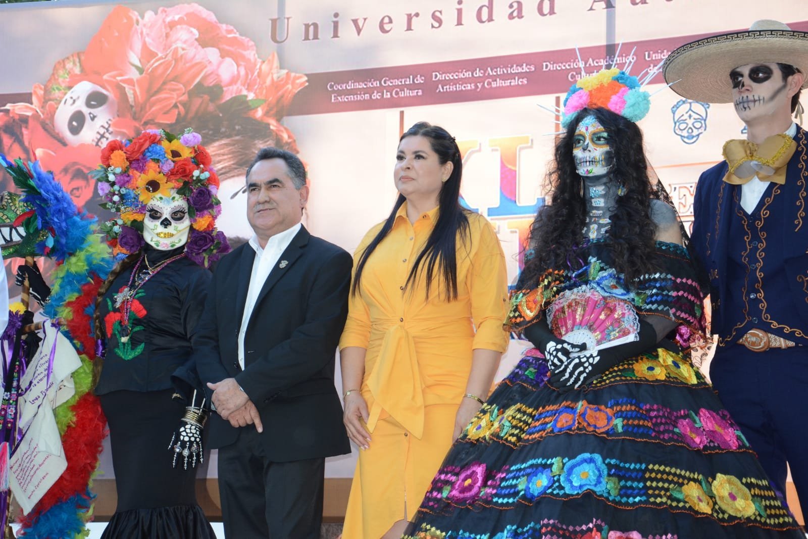 LA UAS MANTIENE VIVA LA TRADICIÓN DE DÍA DE MUERTOS.