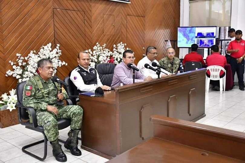 “ORLENE” CAMBIA SU RUMBO; SE DIRIGE HACIA EL SUR DE SINALOA Y NORTE DE NAYARIT “ORLENE” CAMBIA SU RUMBO; SE DIRIGE HACIA EL SUR DE SINALOA Y NORTE DE NAYARIT