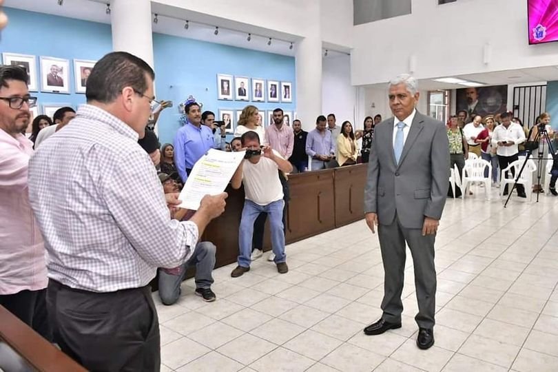 Rafael Mendoza Zatarain tomó protesta como Secretario del Ayuntamiento de Mazatl