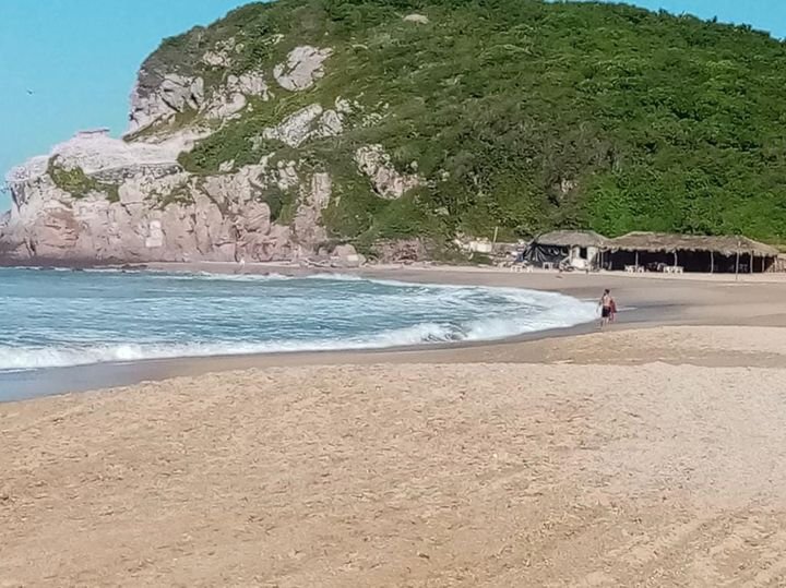 Reabren playas de Mazatlán, tras paso de “Orlene”