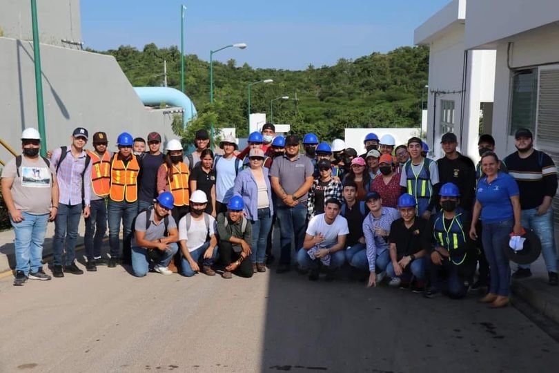 Recorren,  futuros Ingenieros Civiles la Potabilizadora Miravalles