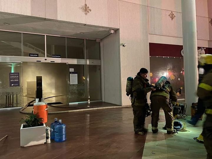 CIERRE A LA CIRCULACIÓN EN CALLES ALEDAÑAS A GALERÍAS POR INCENDIO