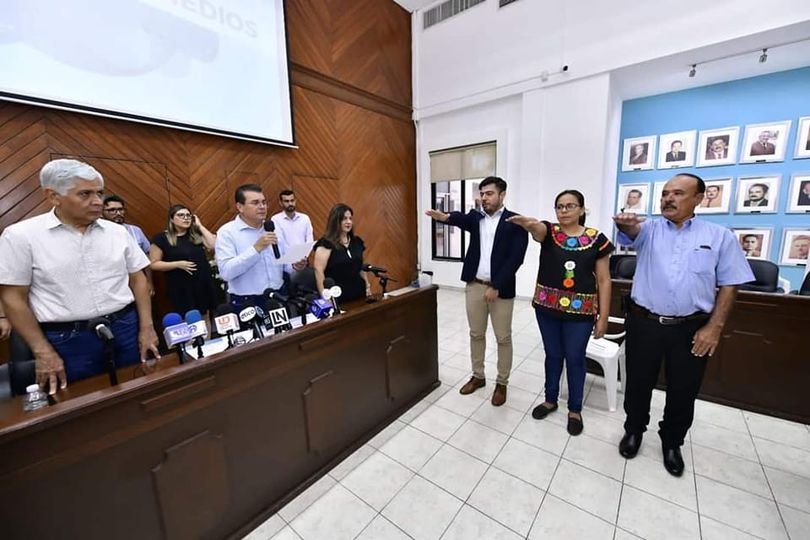 El Presidente Municipal de Mazatlán, Edgar  González Zatarain, entregó nombramie