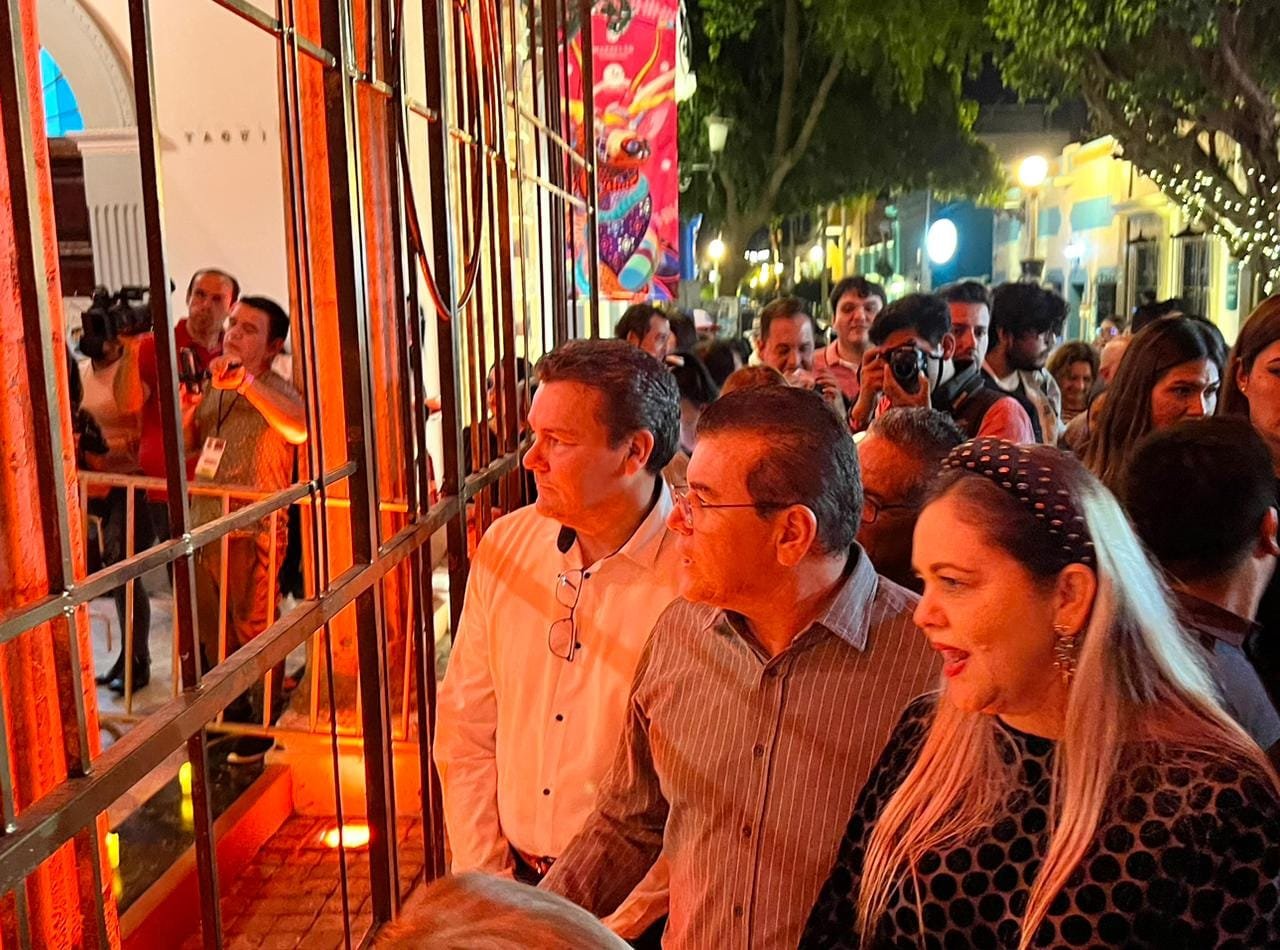 *La comunidad artística rinde homenaje a los muertos*