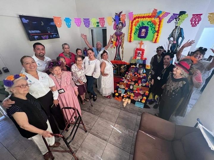 La presidenta del Sistema DIF Mazatlán, Dra. María Teresa Apodaca de González, a La presidenta del Sistema DIF Mazatlán, Dra. María Teresa Apodaca de González, a