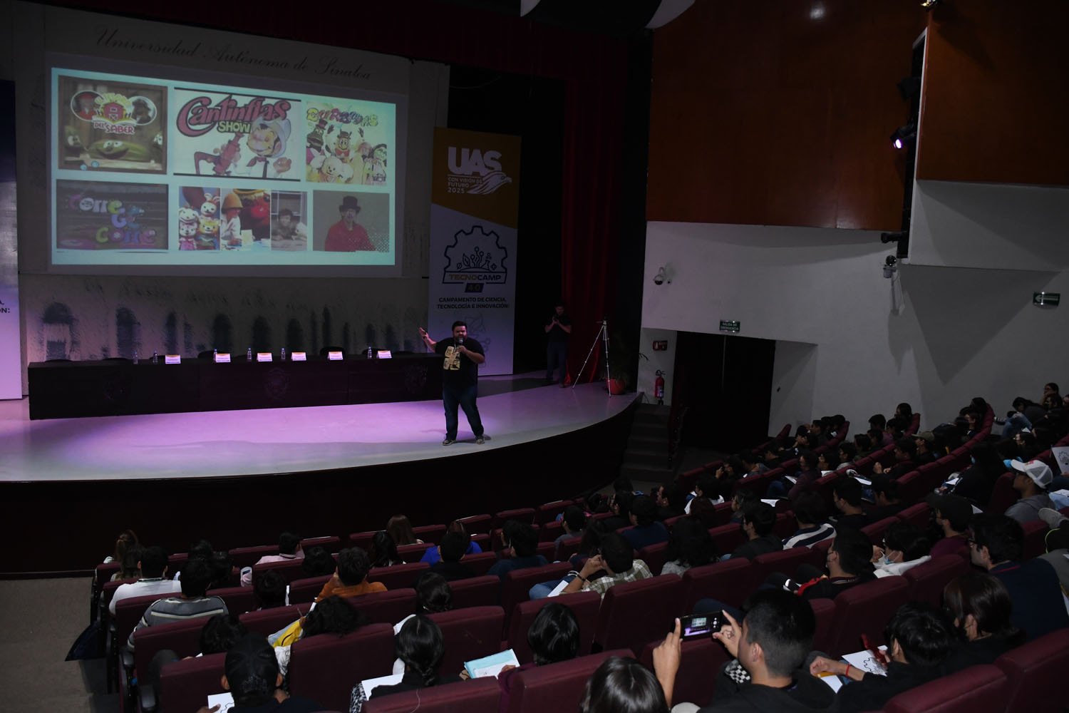 Promueve la UAS la tecnología y la innovación en los estudiantes a través de Tec Promueve la UAS la tecnología y la innovación en los estudiantes a través de Tec