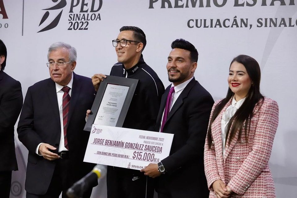 Rocha entrega el Premio Estatal del Deporte 2022