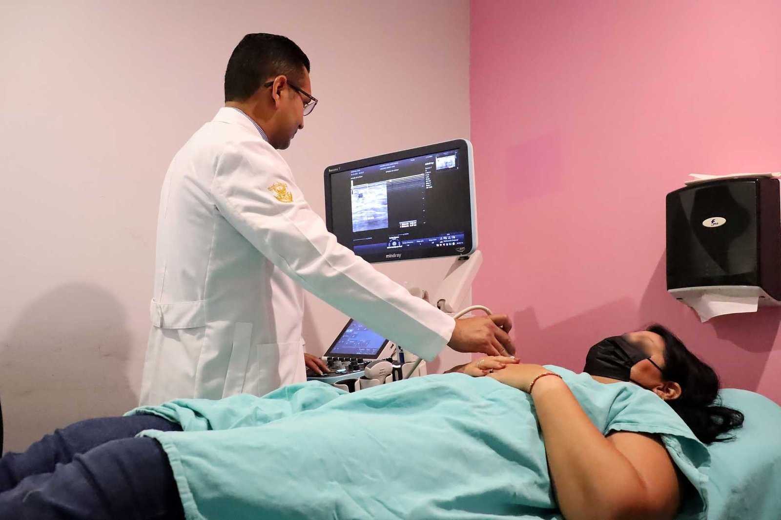 Un tratamiento del cáncer de mama más certero, busca investigador mediante proye