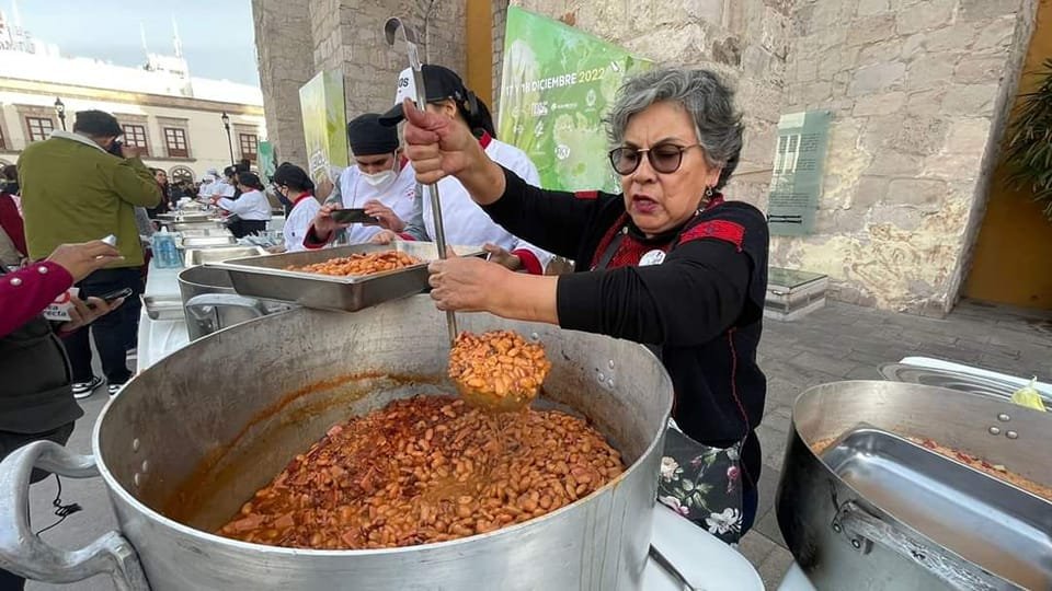 EN DURANGO CELEBRAN EL DÍA DEL MIGRANTE CON SUS “RELIQUIAS” UN PLATILLO TÍPICO Q