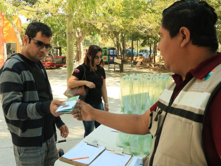 *Ecología inicia campaña contra la contaminación por plásticos*