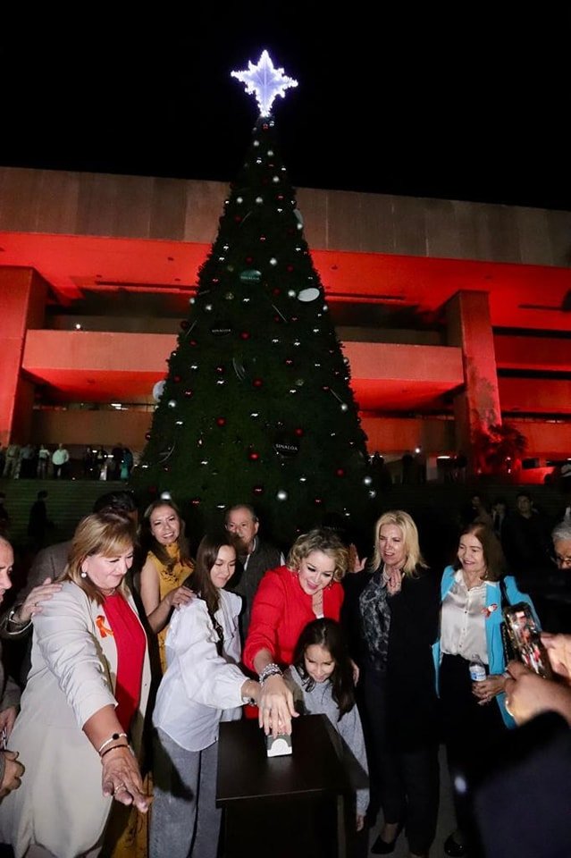 *Gobierno del Estado y DIF Sinaloa realizan el tradicional encendido del Árbol d