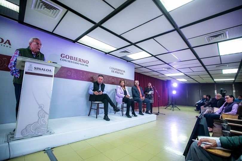 *Rebasa  la Unipol la cifra de 800 alumnos en su matrícula*